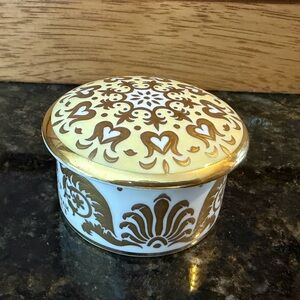 1999 Buckingham Palace Fine Bone China  Gold and White Decorative Box